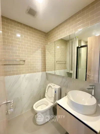 Modern bathroom with sleek design and stylish fixtures