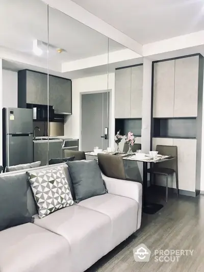  1 Bedroom Condo at Ideo Phahoi Chatuchak-2