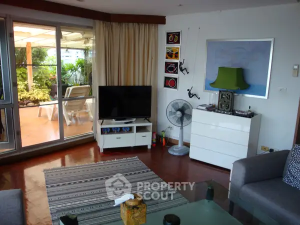 image_rental-5281339