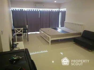  2 Bedrooms Condo -5