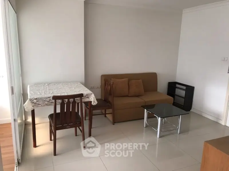  1 Bedroom Condo at Lumpini Place Rama 9 Ratchada Phase 1 2-5