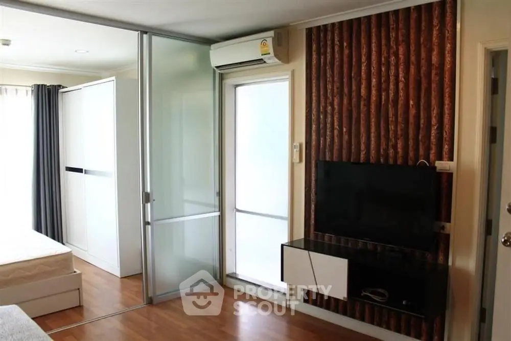  1 Bedroom Condo at Lumpini Place Ramindra Laksi-1