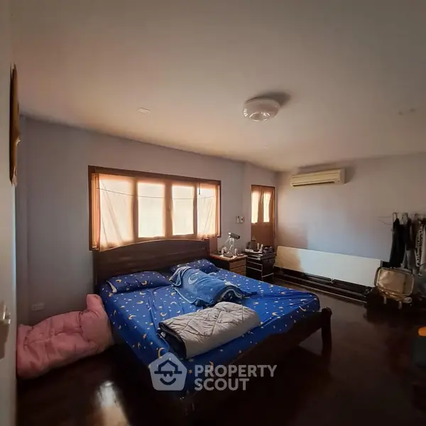 image_rental-12016676