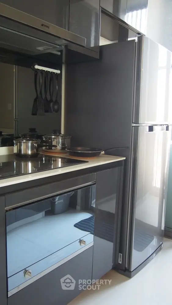  2 Bedrooms Condo at The Room Sukhumvit 69-1