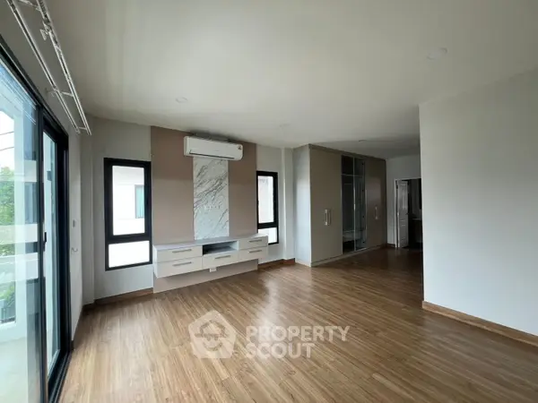 image_rental-25783850