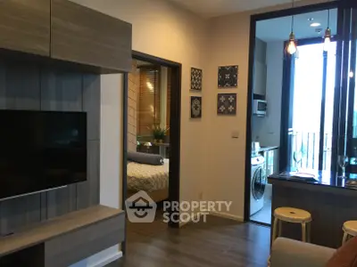  1 Bedroom Condo at Whizdom Essence Sukhumvit Livingroom