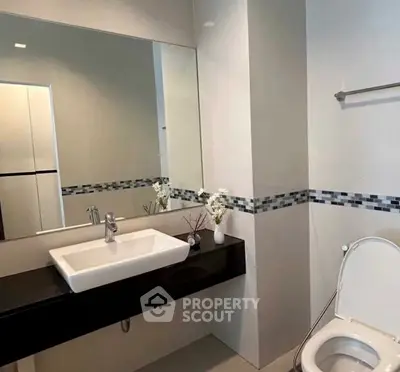 Screenshot 2569-03-19 at 18.12.56.jpg