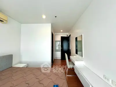 Modern bedroom with minimalist design and cozy ambiance