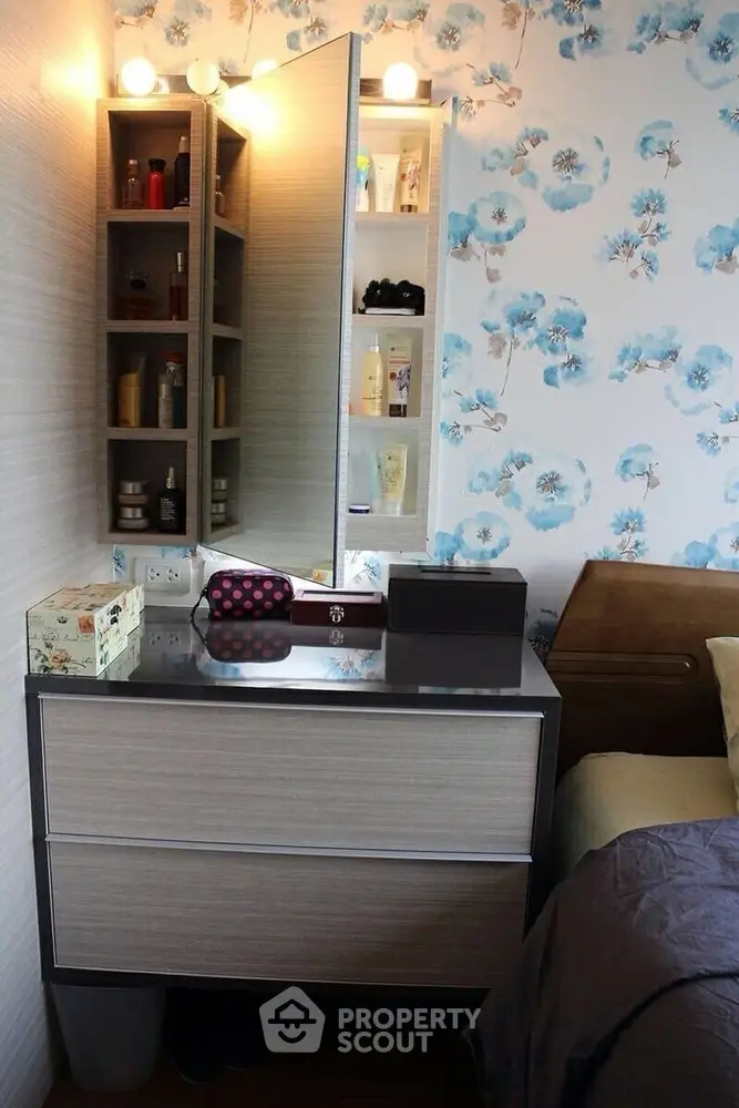  1 Bedroom Condo at Vantage Ratchavipa Condominium-1