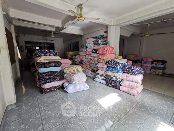 image_rental-7837662