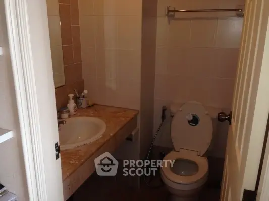  1 Bedroom Condo at Lumpini Ville Phahol Suthisarn-1