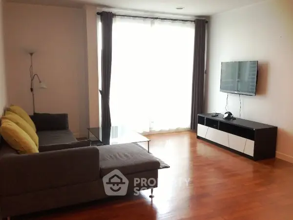 image_rental-5258811