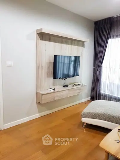  1 Bedroom Condo at Condolette Dwell Sukhumvit 26 Livingroom