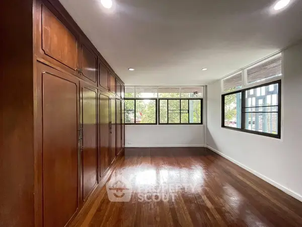 image_rental-27374441