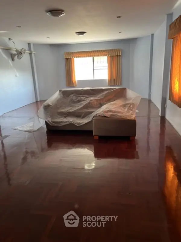 image_rental-18580885