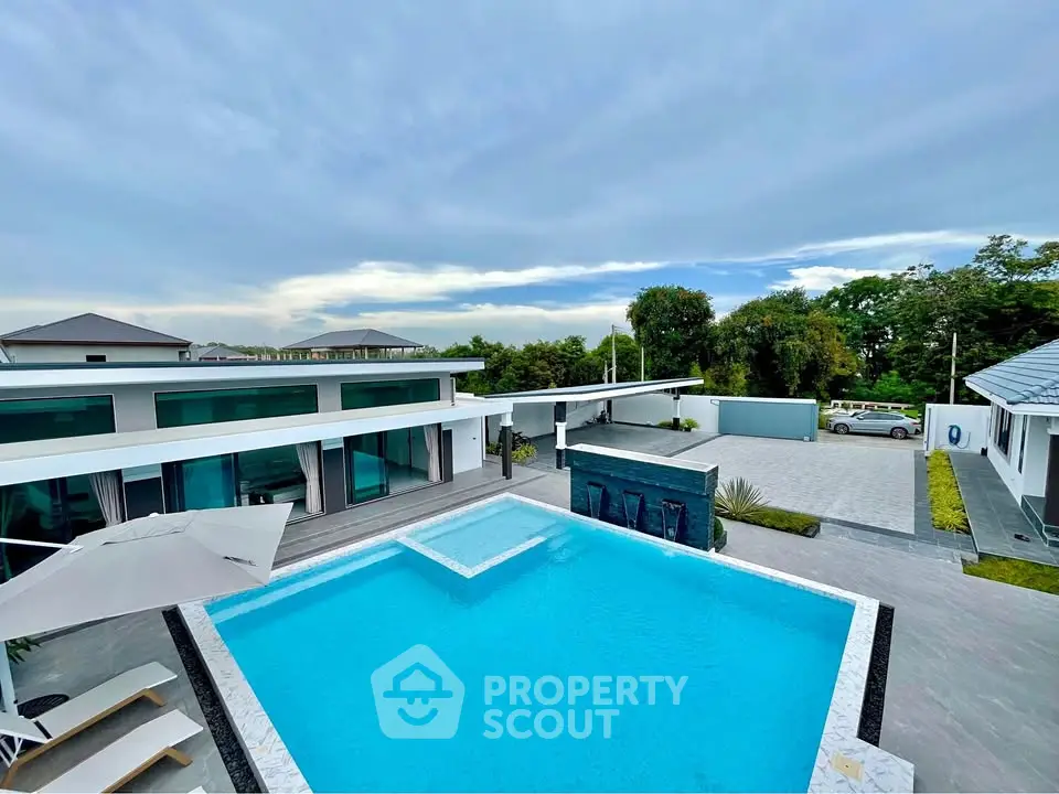 Luxurious modern villa with stunning pool and spacious outdoor area
