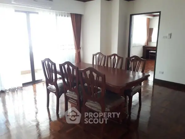 image_rental-5270429