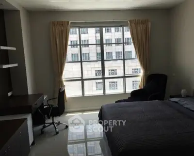  2 Bedrooms Condo at Citismart Sukhumvit 18-2