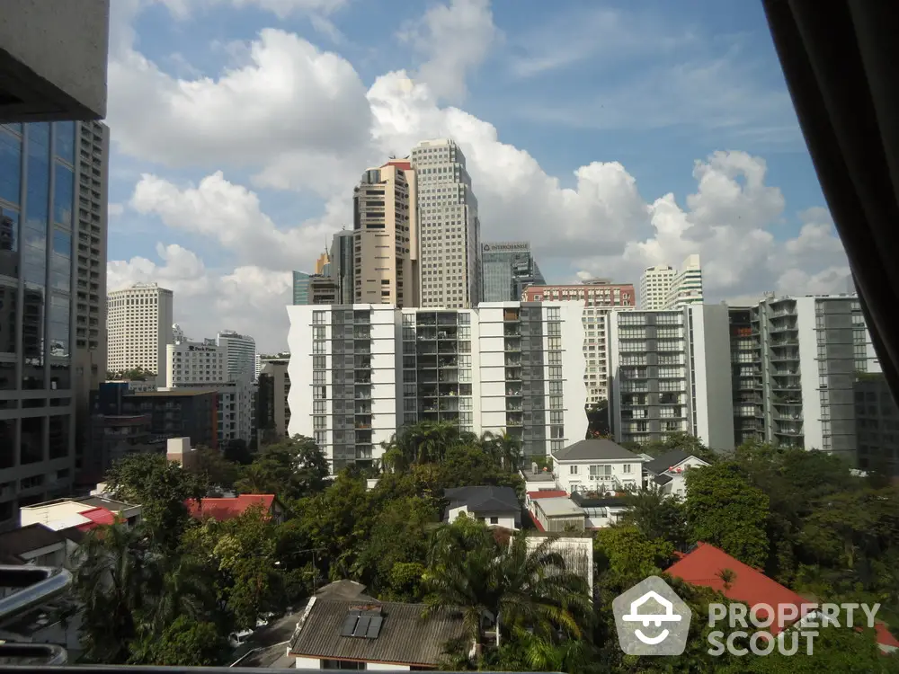  1 Bedroom Condo at Lake Avenue Sukhumvit 16-1