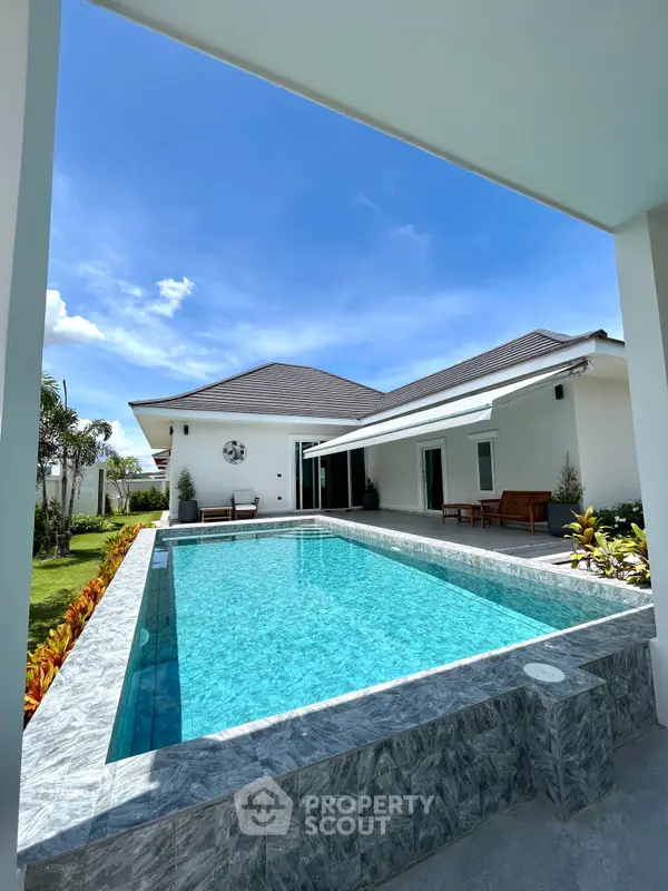 image_rental-19880389