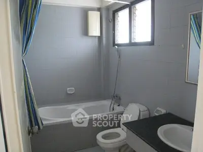  2 Bedrooms Apartment at Lin Court-3