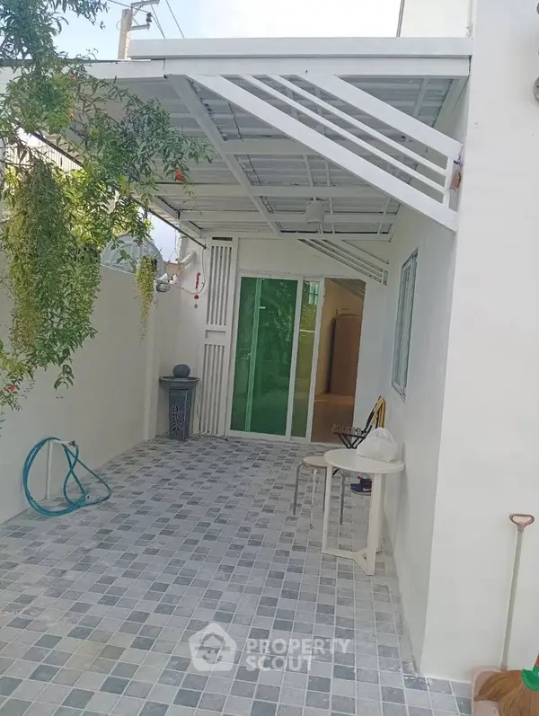 image_rental-13935596