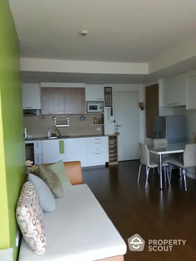  1 Bedroom Condo at The Iris-4