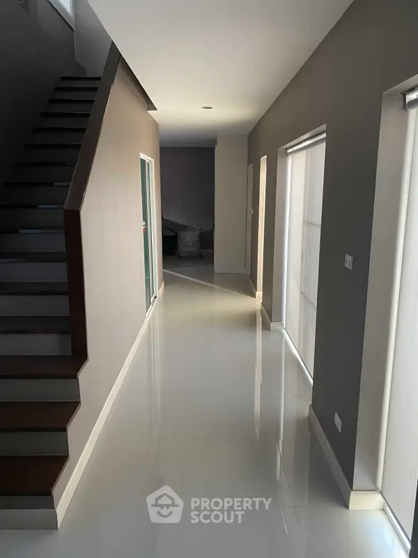 image_rental-5980758