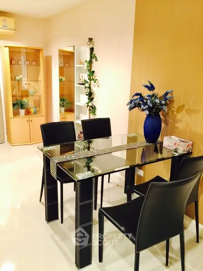  1 Bedroom Condo at The Lake Metro Park สาทร-2