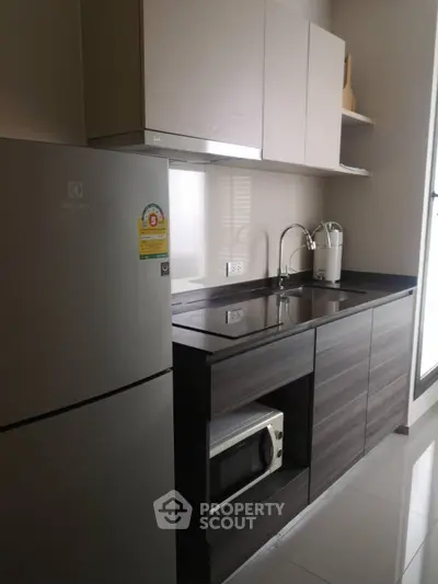 Fully Furnished 2 Bedrooms Condo at Centric Ari Station-5