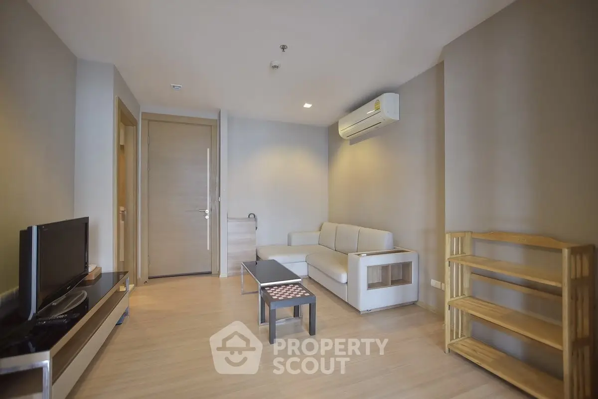 Modern living room with air conditioning and minimalist furniture