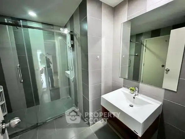 image_rental-28815171