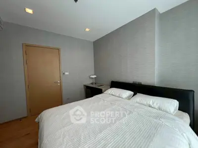 Modern bedroom with minimalist design and cozy ambiance