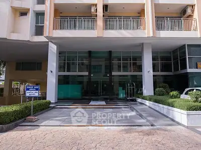 Fully Furnished 3 Bedrooms Apartment at โรงแรม โกลเด้น เพิร์ล-2