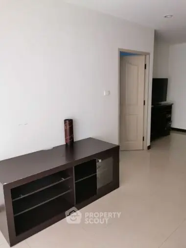 Fully Furnished 2 Bedrooms Condo -12