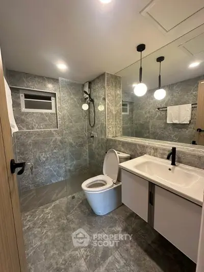 Modern bathroom with sleek design and elegant fixtures