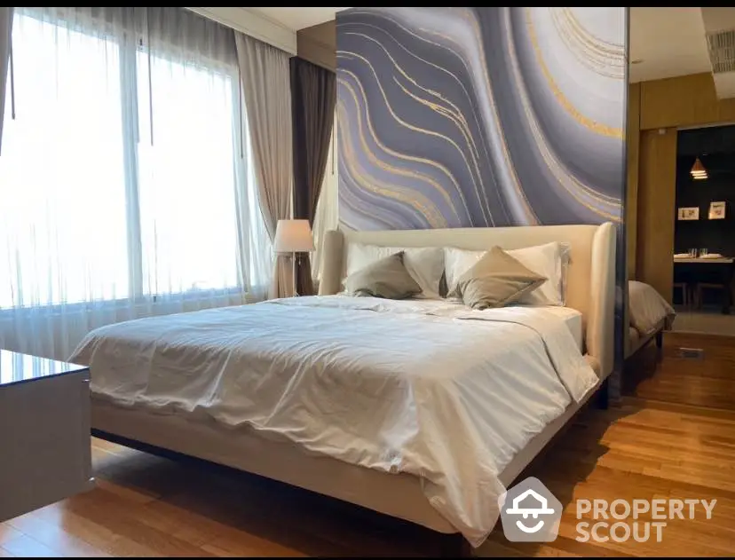  1 Bedroom Condo at The Emporio Place Sukhumvit 24-1