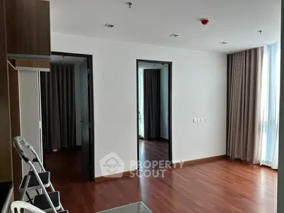 Spacious modern apartment with hardwood floors and natural light