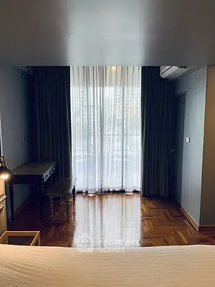Fully Furnished 3 Bedrooms Apartment at Sissy Place-4
