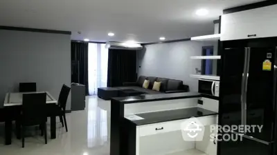  3 Bedrooms Condo at Supalai Place Sukhumvit 39-3