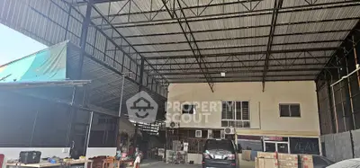 Spacious warehouse interior with high ceilings and ample storage space
