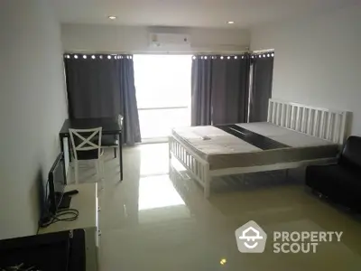  2 Bedrooms Condo -3