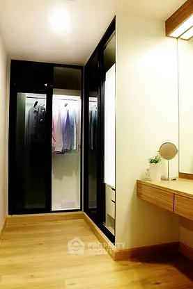 Fully Furnished 3 Bedrooms Apartment at Ploen Ruedee Night Market-4