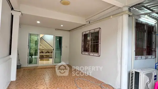 image_rental-30494424