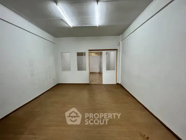 image_rental-27711862