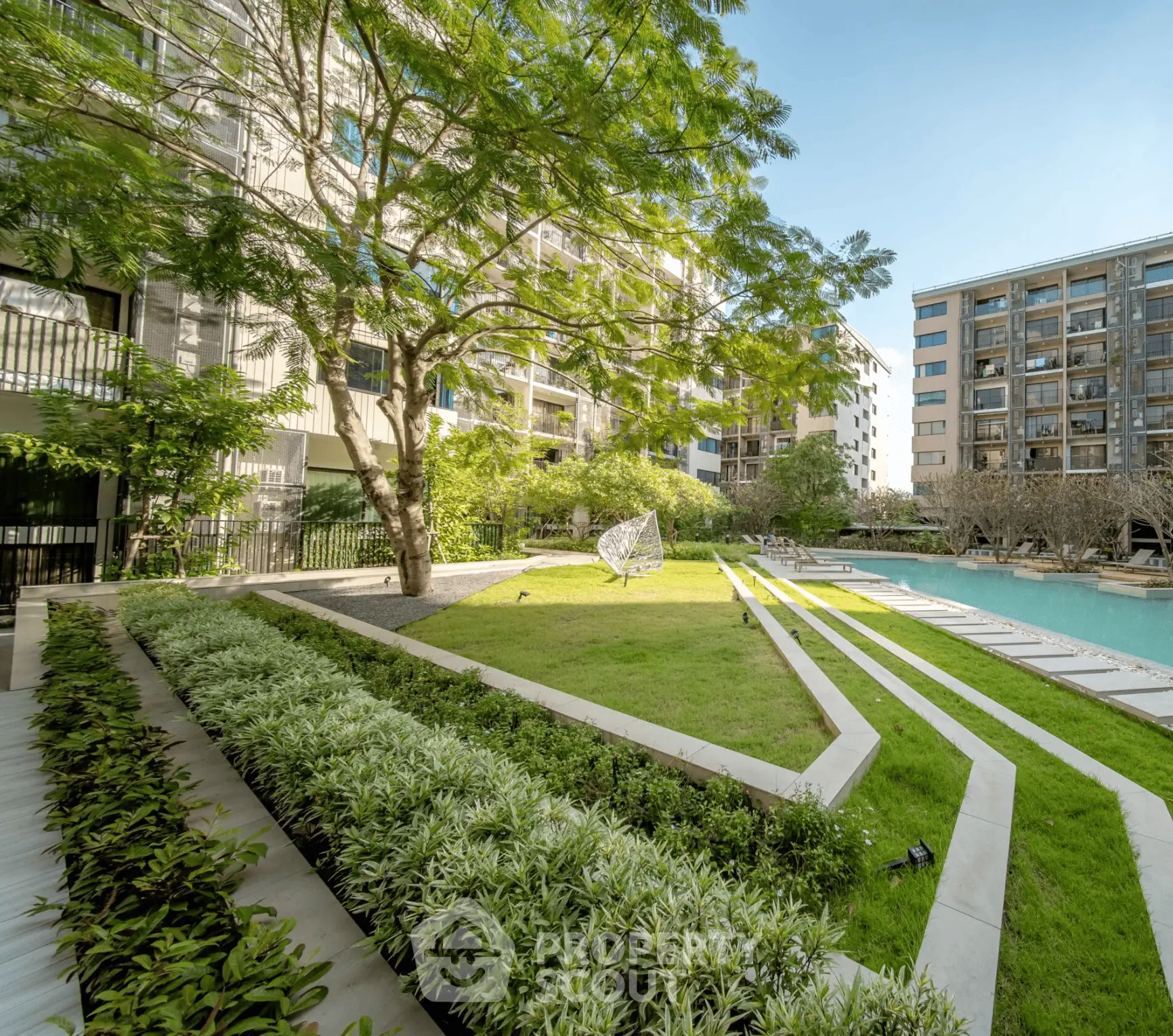 Blossom Condo @ Sathorn - Charoenrat