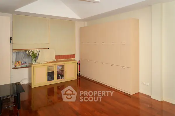 image_rental-5996358