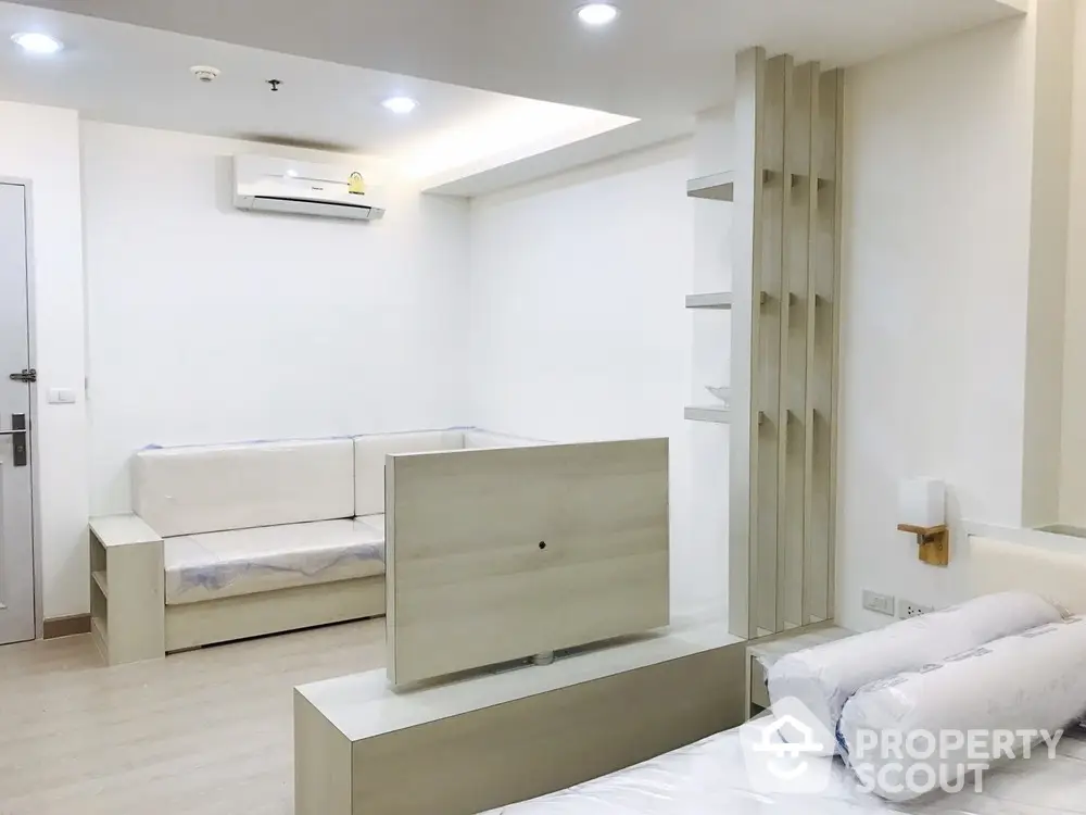  1 Bedroom Condo at Life Ratchada Huaikwang-1