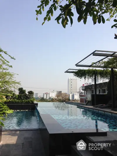  3 Bedrooms Condo at Circle Living Prototype New Petchburi-2