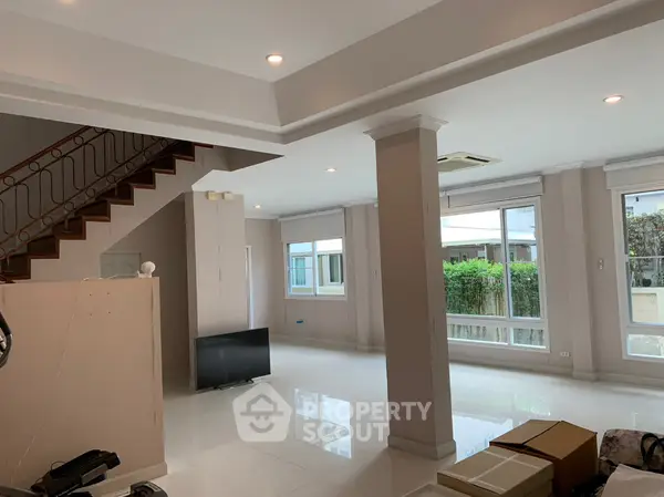 image_rental-13295447